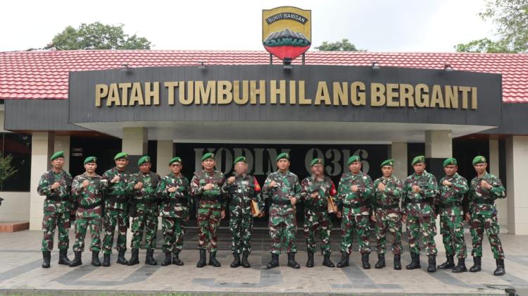 Komandan Kodim 0316 Batam Beri Penghargaan Prajurit Penyelamat 12.000 Generasi dari Jerat Narkoba