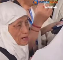 Warsiti, Penjual Kacang Bungkus di Batam Akhirnya Menjejakkan Kaki di Tanah Suci Mekkah