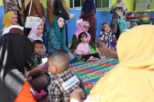Sabine Rohden Resmi Buka Bulan Penimbangan Nasional di Posyandu Mawar Desa Busung