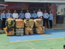 Penggerebekan Gudang Balpres Ilegal di Batam, Polisi Amankan Truk Berisi Pakaian dan Sepatu Bekas