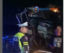 Kecelakaan Lagi di Bukit Daeng Batam: Truk Trailer Tabrak Pohon, Lalu Lintas Macet Panjang