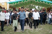 Rudi-Rafiq Janjikan Fakultas Kedokteran dan Beasiswa untuk Anak Kepri dalam Kampanye di Pulau Kundur