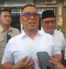 Senyum Sumringah Nyayang Usai Diperiksa Bawaslu Batam, "Semuanya Sukses Bareng"