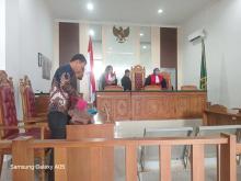 Gugatan PMH Wartawan Radar Kepri Mulai Disidang, M. Nizar dan Istrinya Mangkir