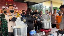 Polres Karimun Rebus 9 Kg Sabu Temuan Nelayan, Pelaku Masih Diburu