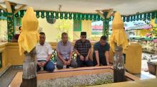 Ziarah Makam Leluhur, Nizar-Novrizal Mohon Restu untuk Pilkada Lingga 2024