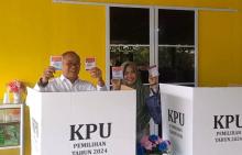 Muhammad Firmansyah Nyoblos di TPS 001 Lubuk Semut, Suasana Demokrasi Penuh Kekeluargaan
