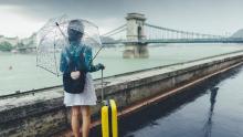 5 Tips Traveling Saat Musim Hujan: Tetap Nyaman dan Aman