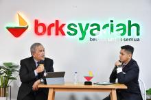 Bersama Dua Pakar Internasional, Direktur BRK Syariah Isi Seminar ICBISEA 2024 Umri 