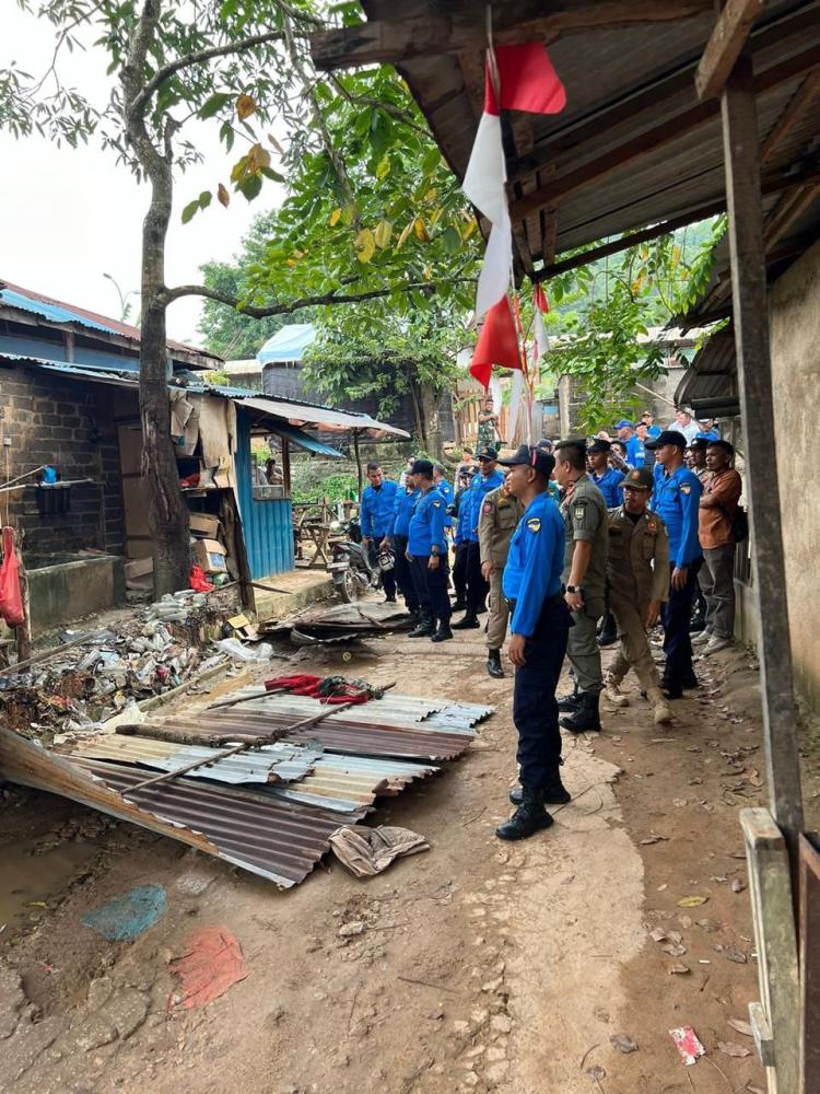 Pembongkaran Rumah Liar di Kampung Madani Batam, Polisi Tangkap Penghuni