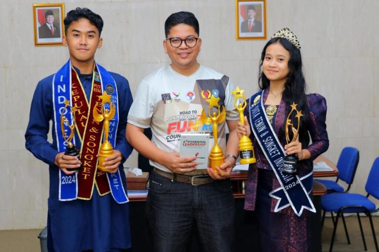 Dua Pelajar Batam Harumkan Nama Daerah di Ajang Duta Tenun dan Songket Nasional 2024