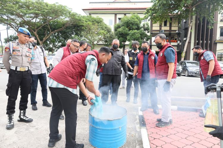 Polda Kepri dan Bea Cukai Musnahkan 2,1 Kg Sabu, 5,5 Kg Ganja, dan 646 Butir Ekstasi