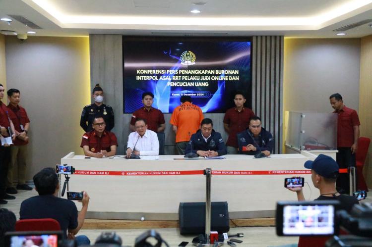 Warga Tiongkok Terlibat Judol Ditangkap di Batam, Raup Keuntungan Fantastis Capai Ratusan Miliar