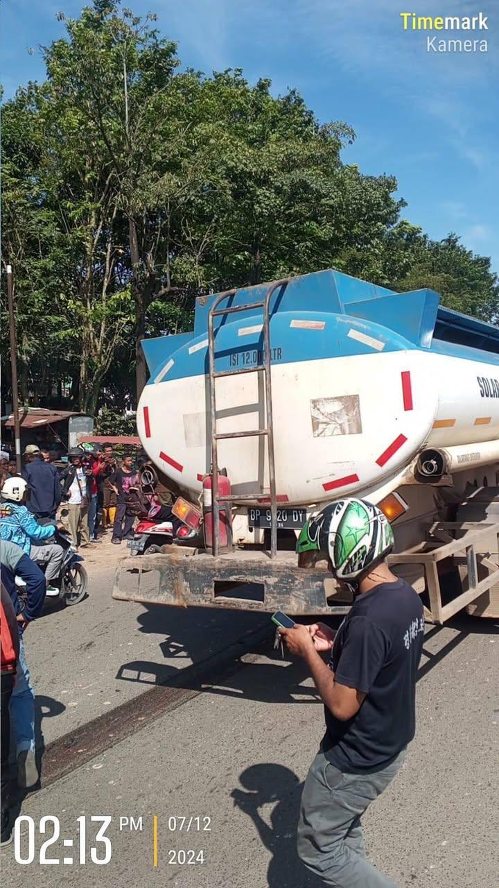 Kecelakaan Maut di Batu Aji: Dosen Meninggal Dunia Akibat Tertabrak Mobil Tangki
