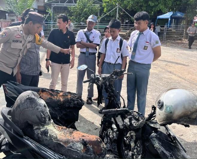 Tiga Sepeda Motor Hangus Terbakar di Pangkalpinang, Diduga Akibat Ledakan Baterai Ponsel