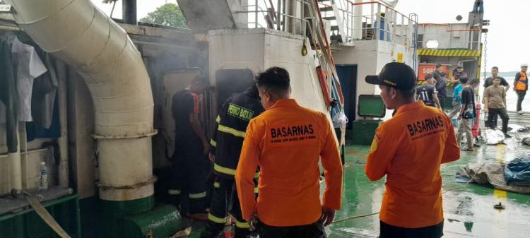 Kapal Roro Mulia Nusantara Terbakar Saat Sandar di Pelabuhan Telaga Punggur, Batam