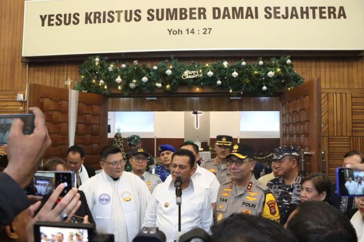 Kapolda Kepri dan Forkopimda Tinjau Pengamanan Natal 2024 di Kota Batam