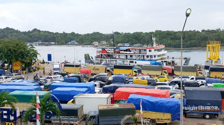 Penumpang Roro di Batam Jelang Malam Pergantian Tahun: Pejalan Kaki Meningkat, Kendaraan Pribadi Menurun