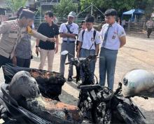 Tiga Sepeda Motor Hangus Terbakar di Pangkalpinang, Diduga Akibat Ledakan Baterai Ponsel