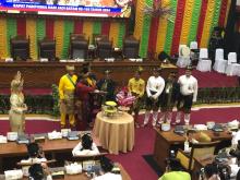DPRD Batam Gelar Tradisi Pemotongan Nasi Besar di Perayaan Hari Jadi ke-195