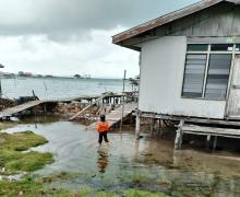 Camat Katang Bidare Imbau Warga Waspada Cuaca Ekstrem, Banjir Rob dan Angin Kencang Masih Mengintai