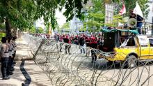 Buruh dan Serikat Pekerja di Batam Masih Demo Tuntut Penetapan UMSK 2025 di Graha Kepri