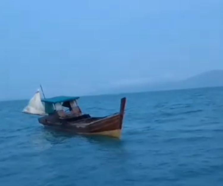 Pencarian Nelayan Desa Panggak Laut Hilang di Perairan Lingga: Perahu Ditemukan, Korban Belum
