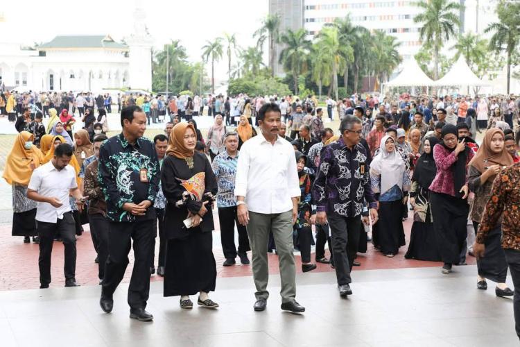 Apel Perdana 2025, Wali Kota Batam Serukan Persatuan dan Kerja Keras Menuju Batam Modern