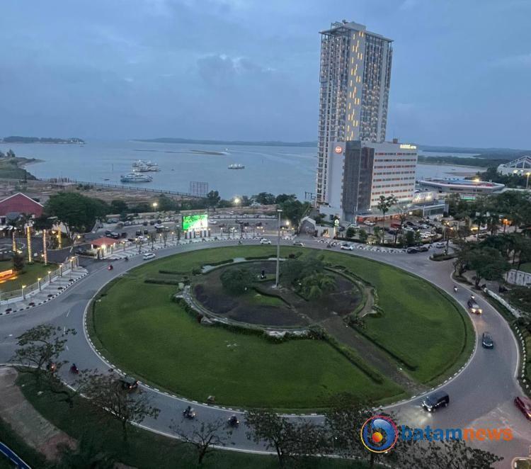Hujan Ringan dan Angin Kencang Dominasi Cuaca Batam, Jumat 24 Januari 2025