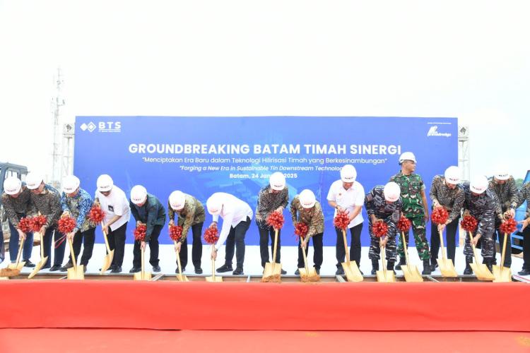 Wamen Investasi Groundbreaking Pabrik Hilirisasi Timah di Batam