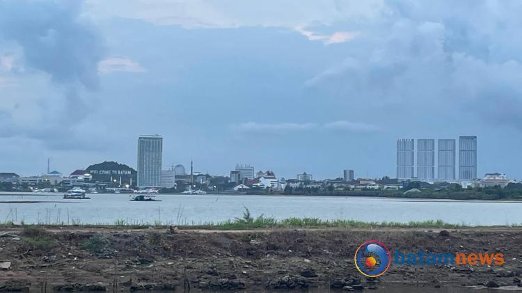 Cuaca Batam saat Imlek, Berawan Sepanjang Hari dengan Angin Kencang hingga 57 km/jam