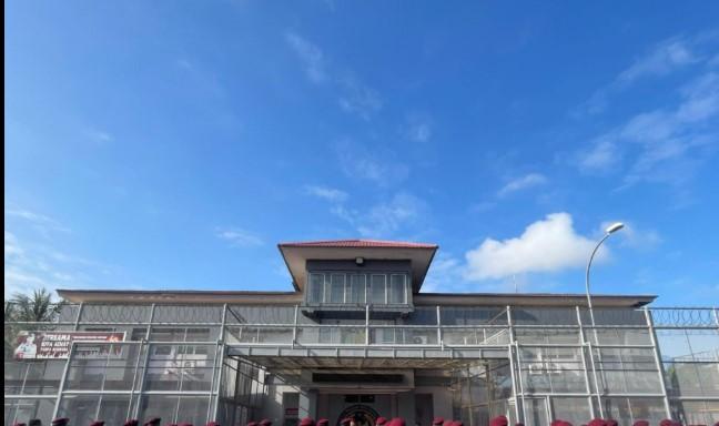 Suasana Haru Melepas Rindu Keluarga Para Narapidana Warnai Kunjungan Imlek di Lapas Batam