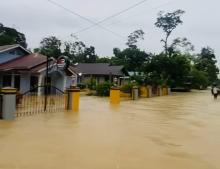 Dampak Banjir di Daik Lingga, Bekas Posko Pemenangan Ansar-Nyanyang dan Rumah Warga Terendam
