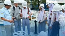 Air Batam Hilir Edukasi Siswa SMAN 20 Batam Tentang Pengolahan Air Minum