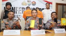 Polsek Tanjung Pinang Kota Tangkap Tersangka Curat dan Penadah di Kampung Bugis, Barang Bukti Palu