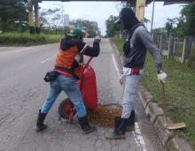 Jalan di Batam Rusak Parah Akibat Hujan, Kepala Dinas Binarmaga Minta Warga Bersabar