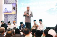 Aa Gym Ingatkan Hikmah Isra Mikraj di Hadapan Ribuan Warga Batam