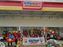 Alfamart Gelar Edutrip di Bintan, Siswa SDN 003 Teluk Sebong Belajar Sambil Berbelanja