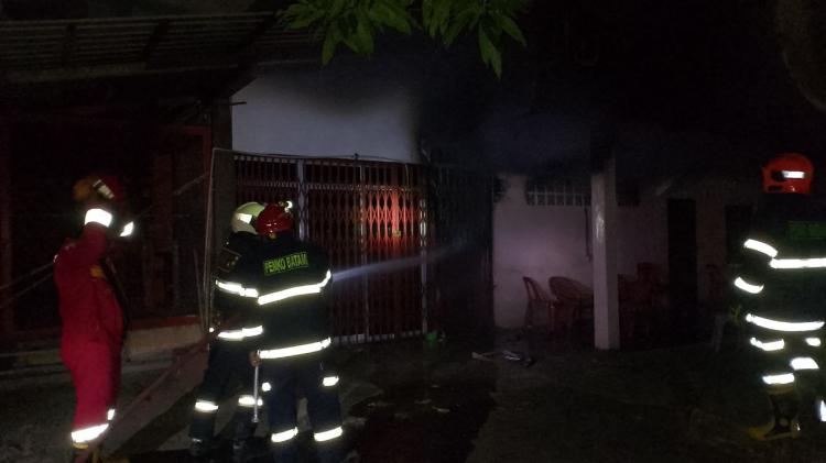 Breaking News! Gudang di Vihara Cipta Dharma Batam Terbakar, Diduga Akibat Korsleting Listrik