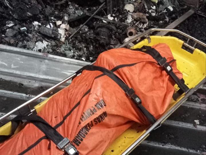 Toko Furniture di Bengkong Indah Ludes Terbakar, Satu Lansia Tewas Terjebak di Lantai Tiga