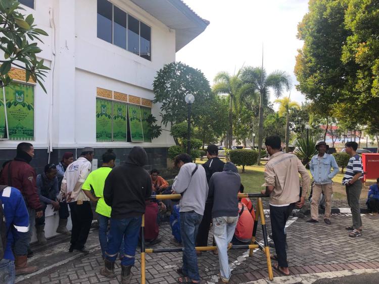 200 Pekerja Galangan Kapal di Batam Ditinggal Sub Kontraktor, Kerja Tanpa Kontrak Upah Belum Dibayar