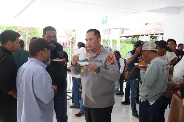 Kapolda Kepri Ngopi Bareng dengan Media, Pererat Sinergi untuk Keamanan dan Transparansi Informasi