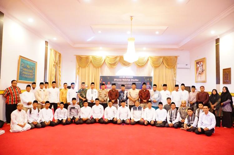Pemkab Lingga Gelar Pelepasan Muballigh Ramadan dan Doa Selamat untuk Calon Jemaah Umrah 2025