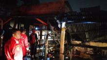 Breaking News! Dua Rumah dan Warung di Kampung Dalam Palm Beach Batam Ludes Terbakar