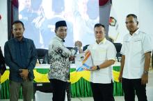 Sah! KPU Lingga Tetapkan Nizar-Novrizal sebagai Bupati dan Wakil Bupati Terpilih Periode 2025-2030