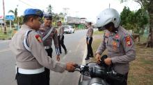 Ops Keselamatan Seligi 2025, Sat Lantas Polres Lingga Bagikan Brosur dan Beri Teguran Humanis