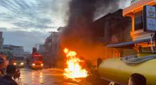 Kebakaran Kios Minyak di Jalan A. Yani Karimun Picu Kepanikan Warga, Proses Pemadaman Masih Berlangsung