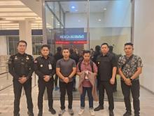Breaking News! Buronan Kasus Penggelapan Kejari Bali Ditangkap di Pelabuhan Harbourbay Batam