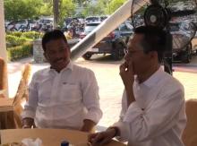 Momen Rudi dan Amsakar Ngopi Bareng Saat Apel Terakhir sebagai Wali Kota di Alun-alun Engku Putri