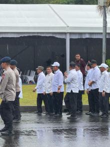 Ditengah Hujan Ansar Ahmad dan Nyanyang Haris Pratamura Ikuti Gladi Resik di Monas